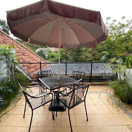 La Nostalgie Boutique Guest House Bandung Ngoại thất bức ảnh