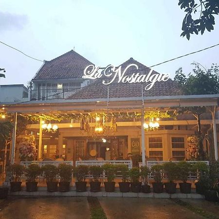 La Nostalgie Boutique Guest House Bandung Ngoại thất bức ảnh