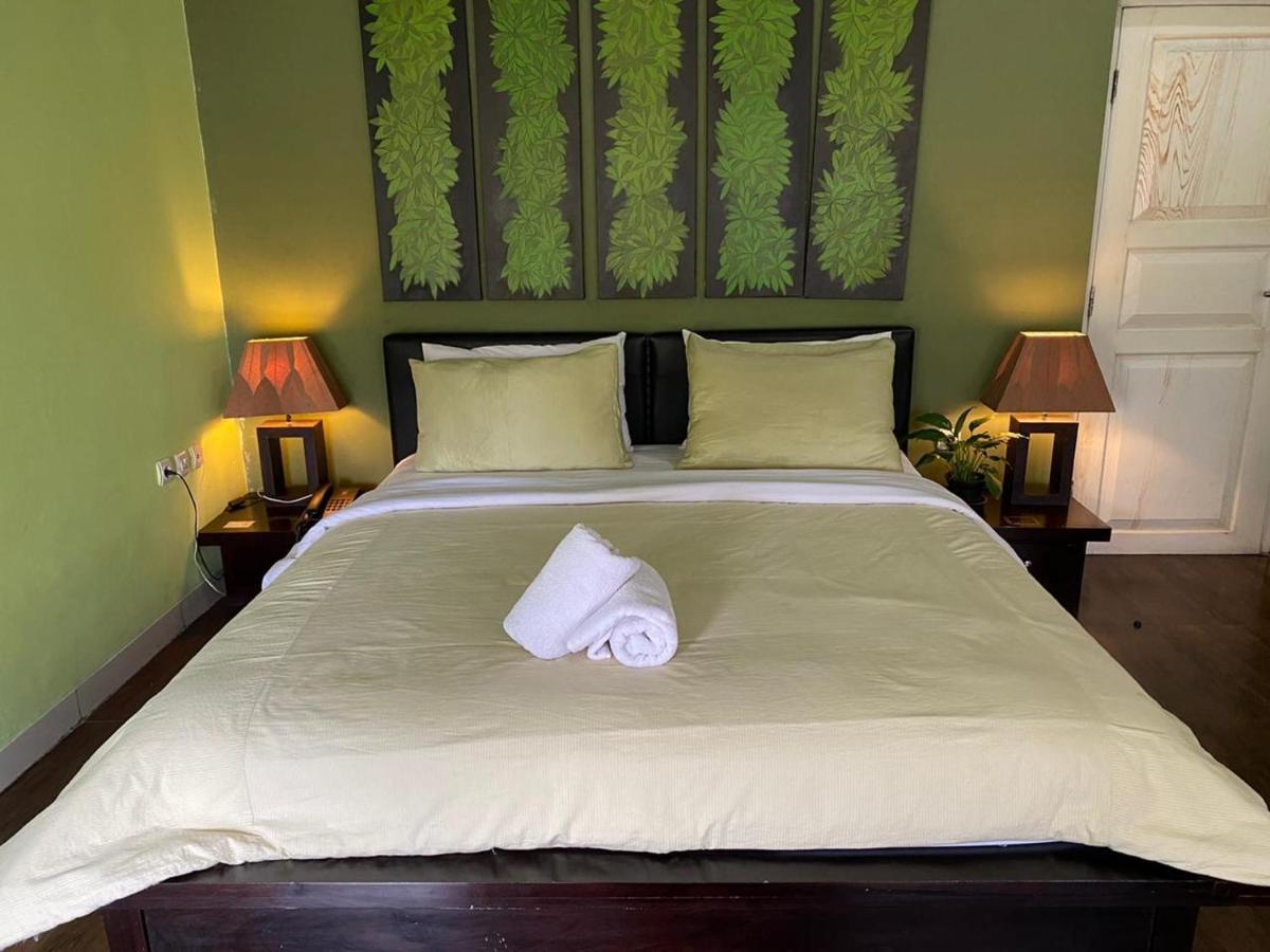La Nostalgie Boutique Guest House Bandung Ngoại thất bức ảnh