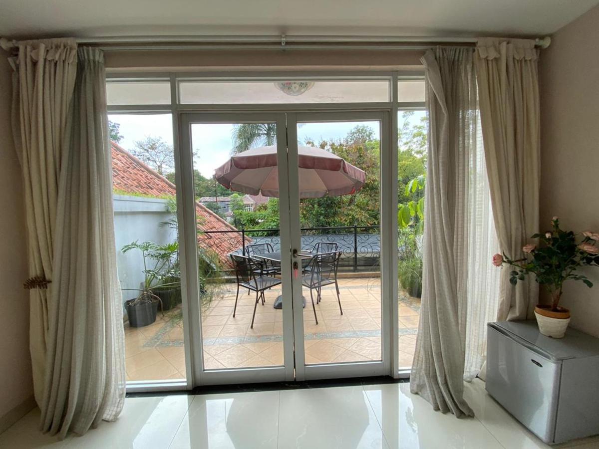 La Nostalgie Boutique Guest House Bandung Ngoại thất bức ảnh