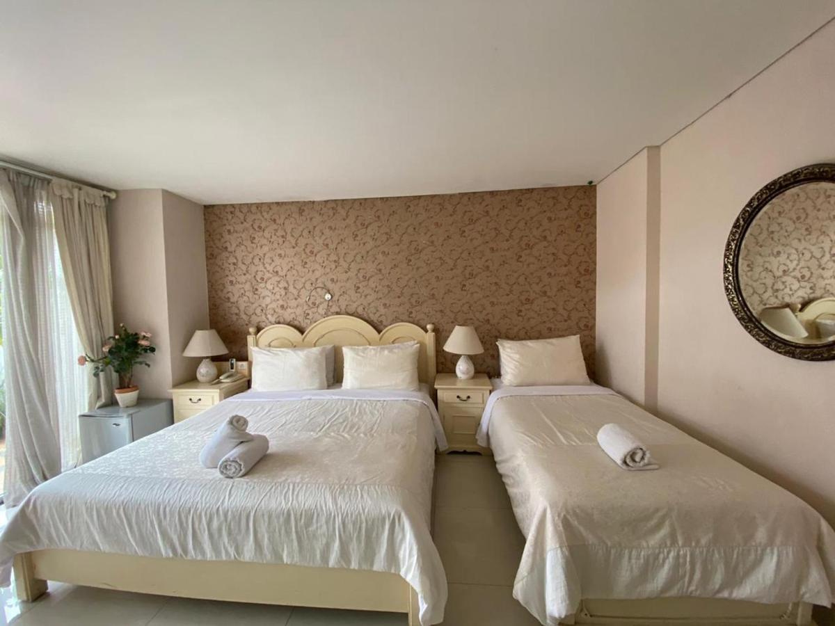 La Nostalgie Boutique Guest House Bandung Ngoại thất bức ảnh
