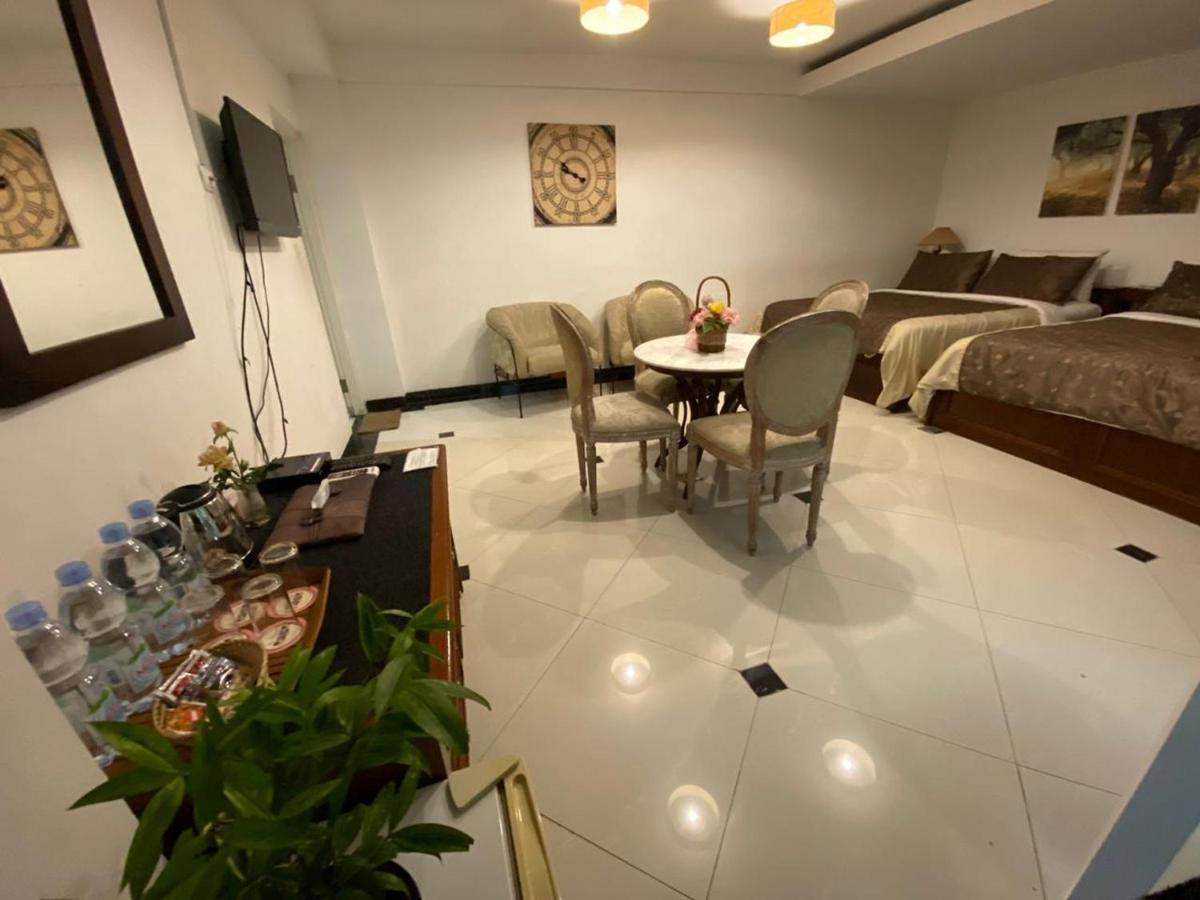 La Nostalgie Boutique Guest House Bandung Ngoại thất bức ảnh