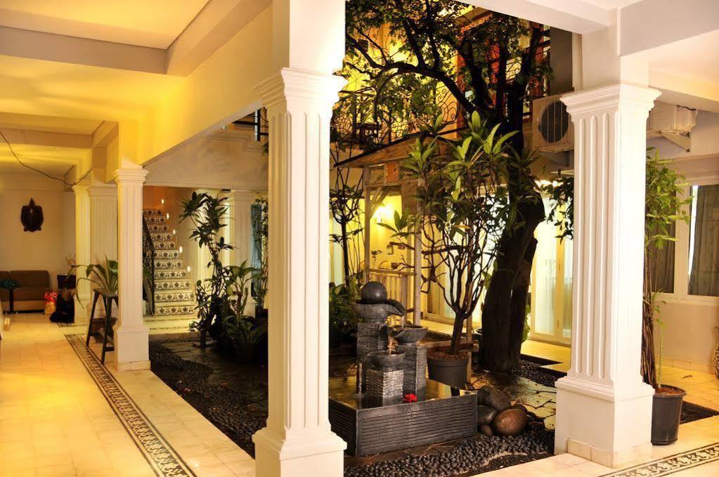 La Nostalgie Boutique Guest House Bandung Ngoại thất bức ảnh