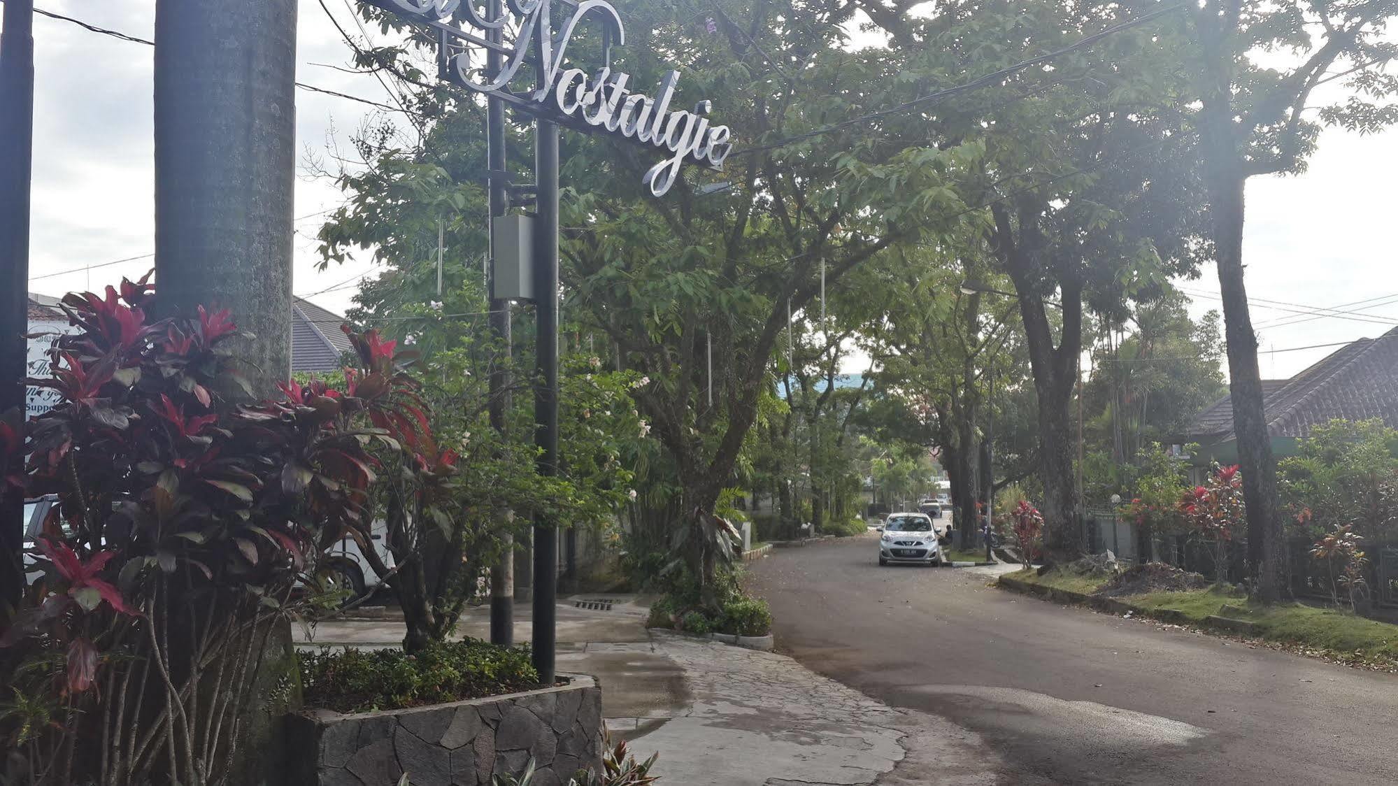 La Nostalgie Boutique Guest House Bandung Ngoại thất bức ảnh
