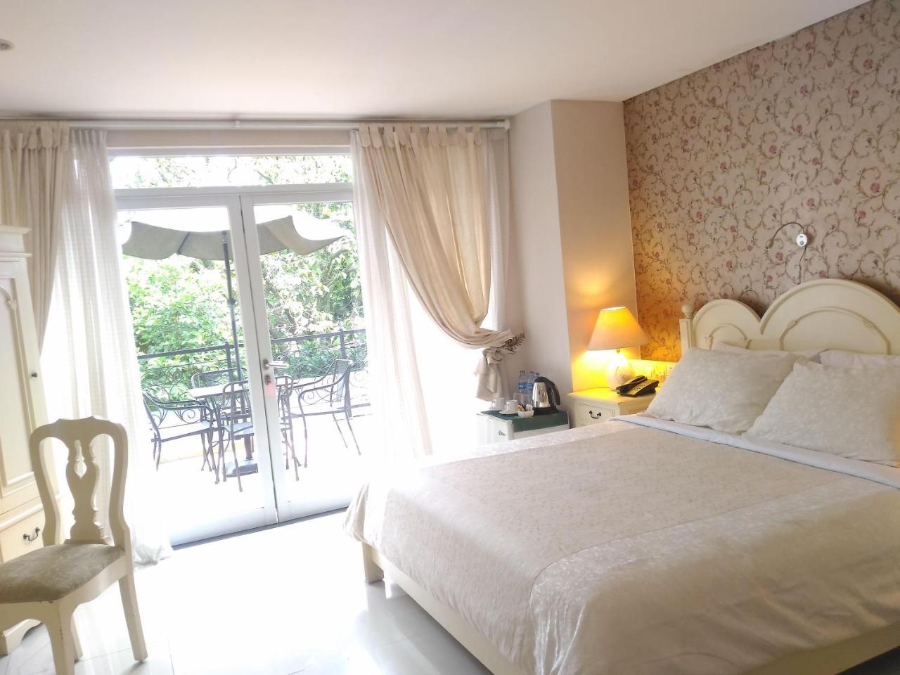 La Nostalgie Boutique Guest House Bandung Ngoại thất bức ảnh