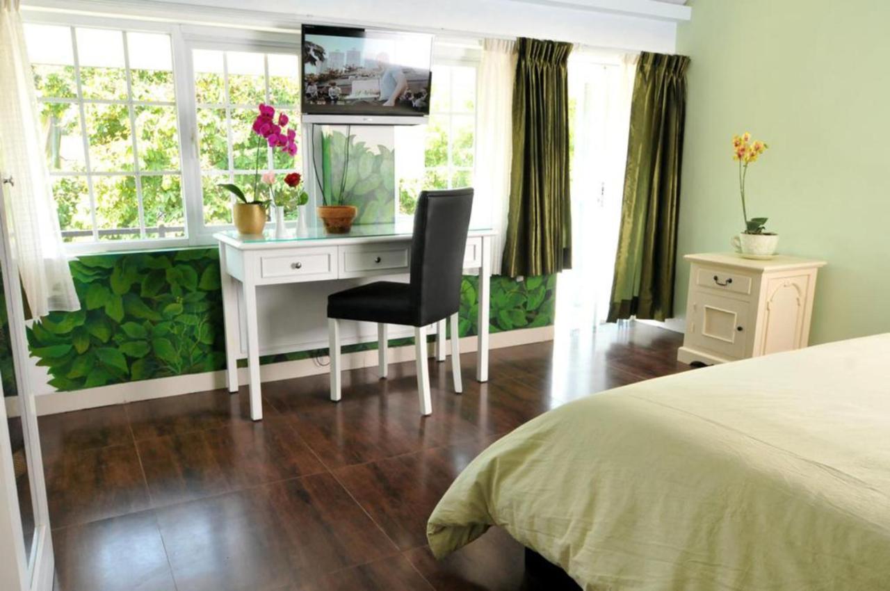 La Nostalgie Boutique Guest House Bandung Ngoại thất bức ảnh
