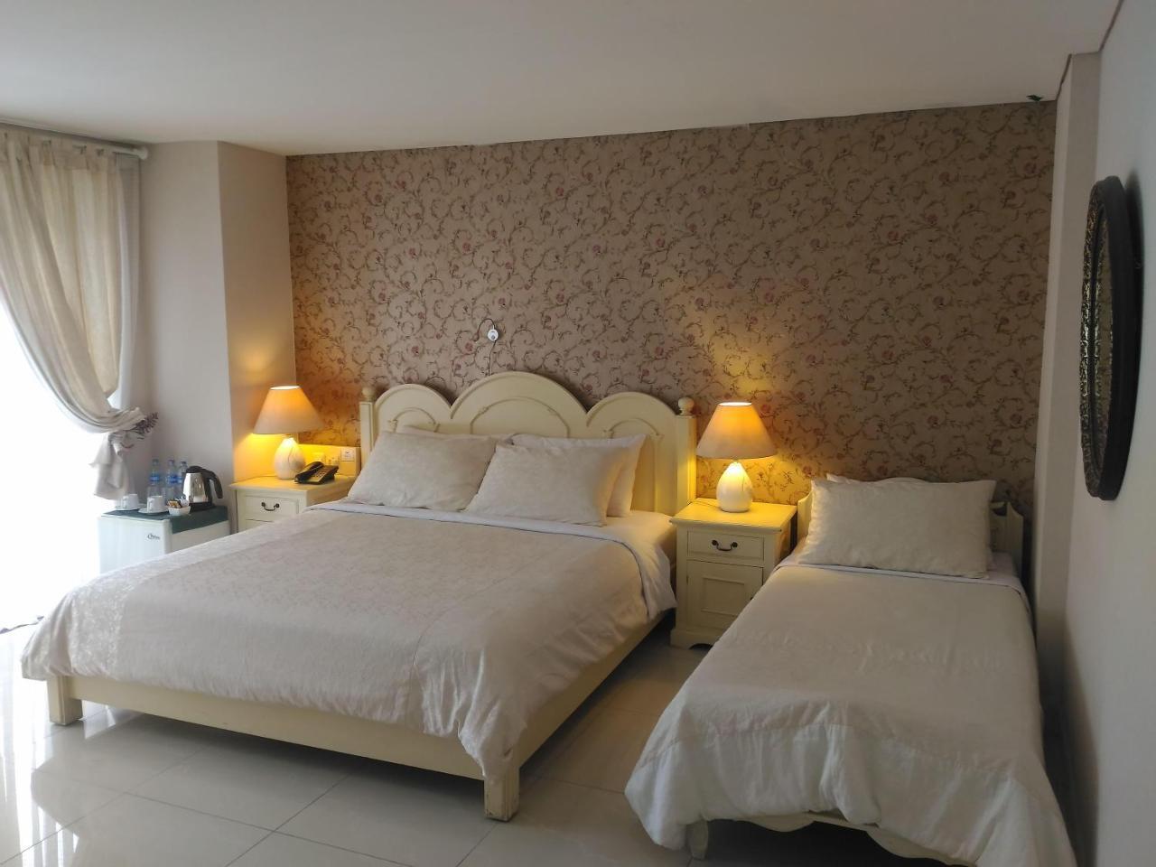 La Nostalgie Boutique Guest House Bandung Ngoại thất bức ảnh